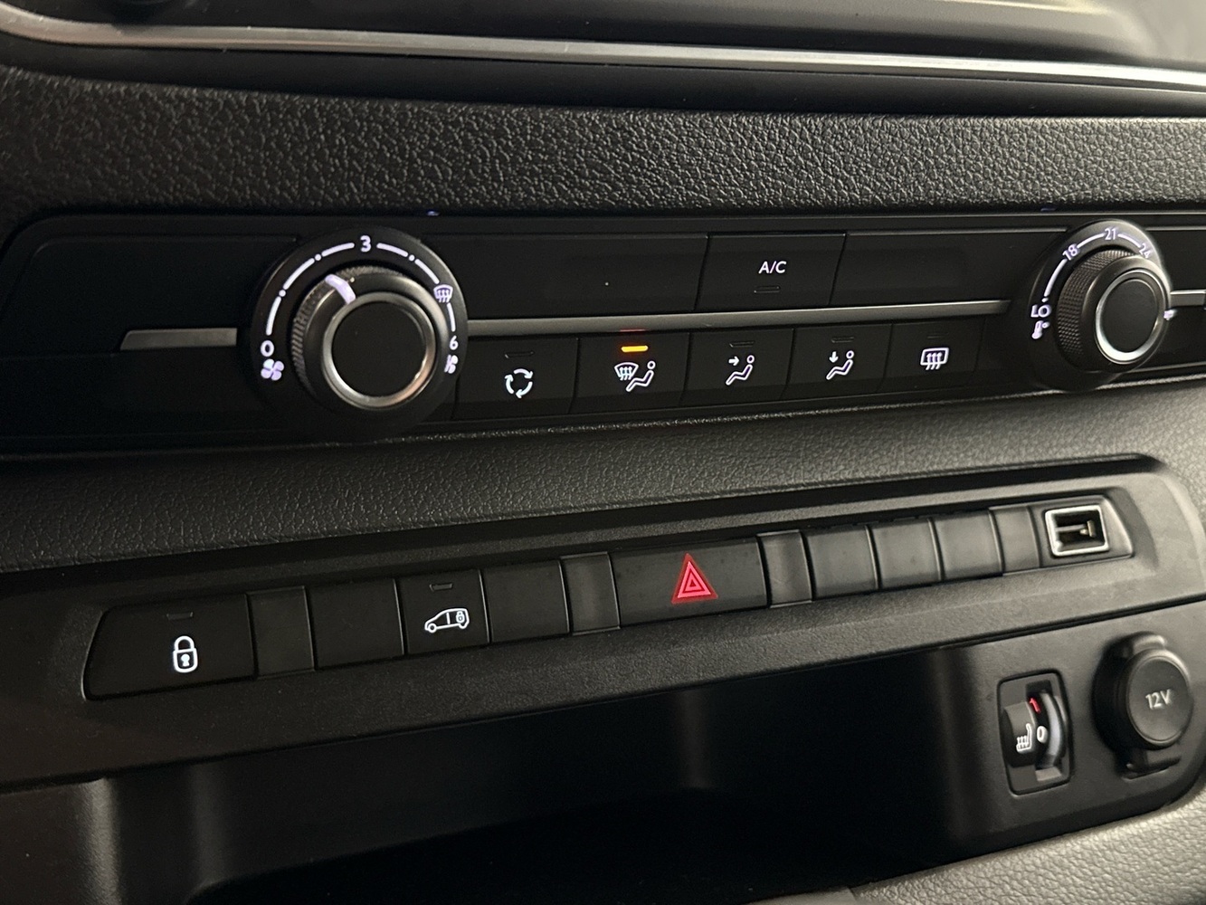 Opel Vivaro vaihtoauto