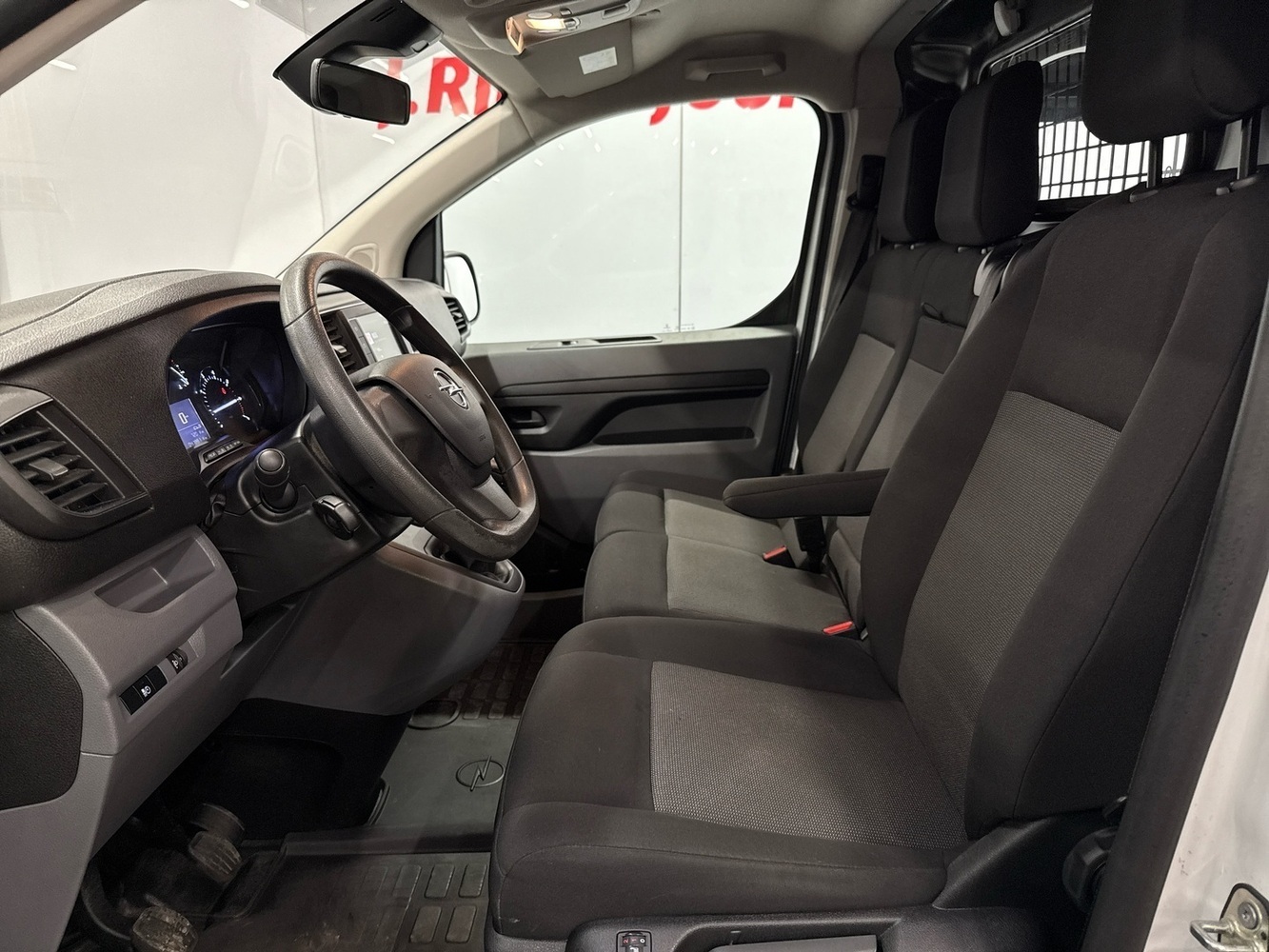 Opel Vivaro vaihtoauto