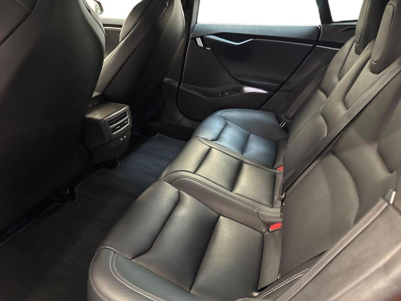 Tesla Model S vaihtoauto