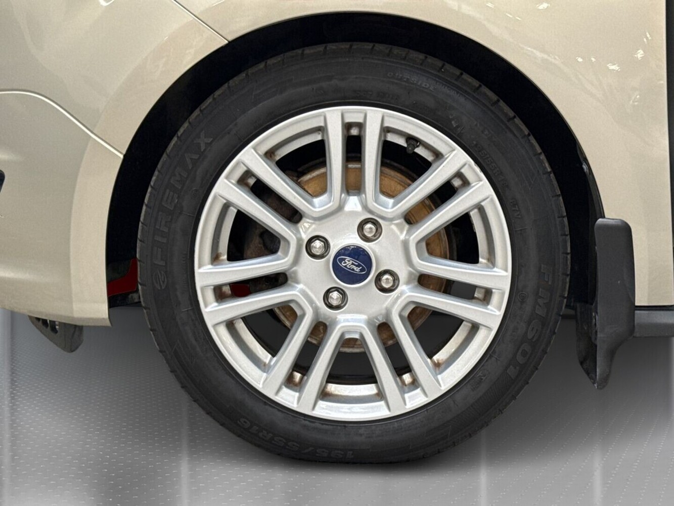 Ford Tourneo Courier vaihtoauto