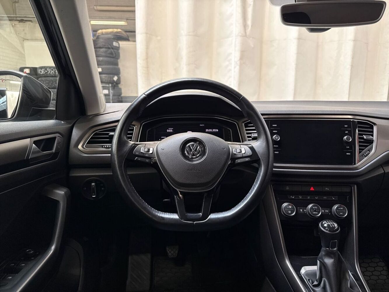 Volkswagen T-Roc vaihtoauto
