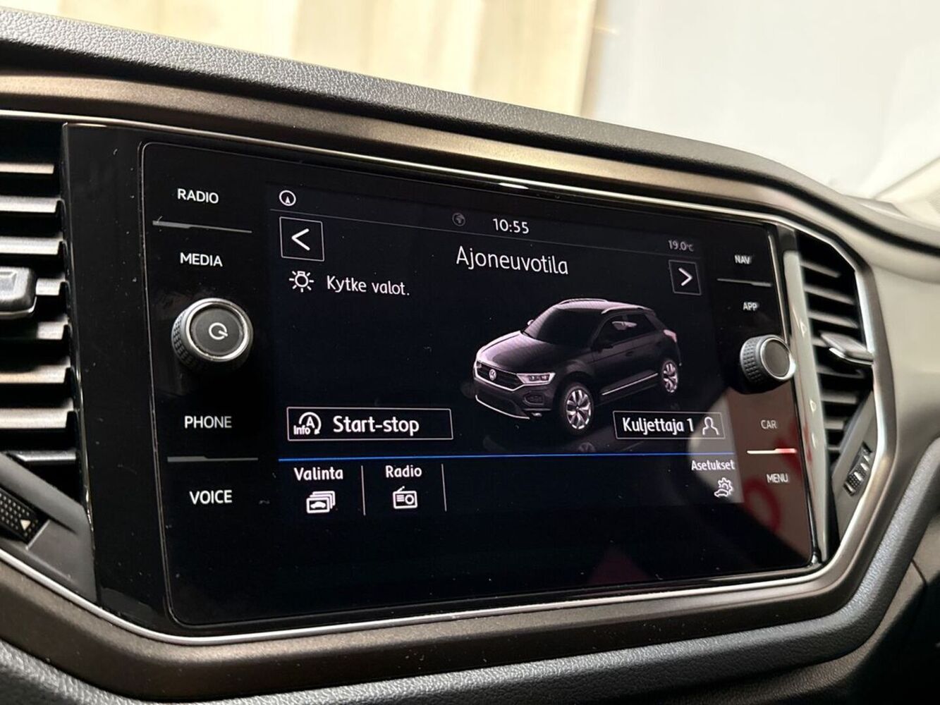 Volkswagen T-Roc vaihtoauto