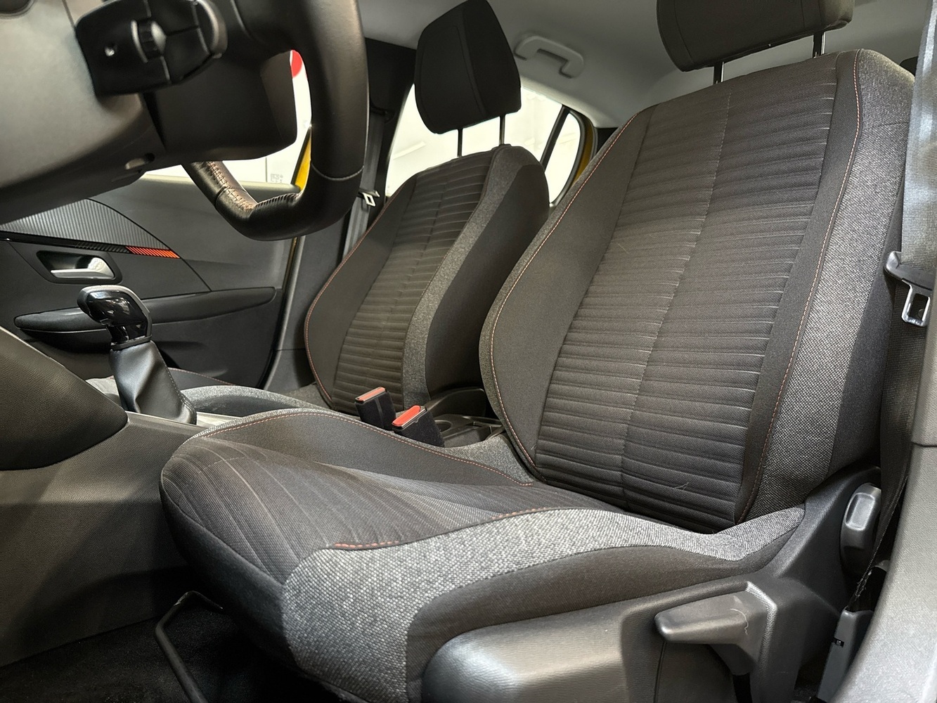 Peugeot 208 vaihtoauto