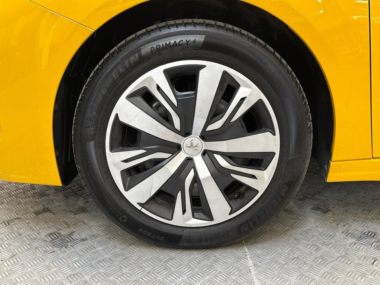 Peugeot 208 vaihtoauto