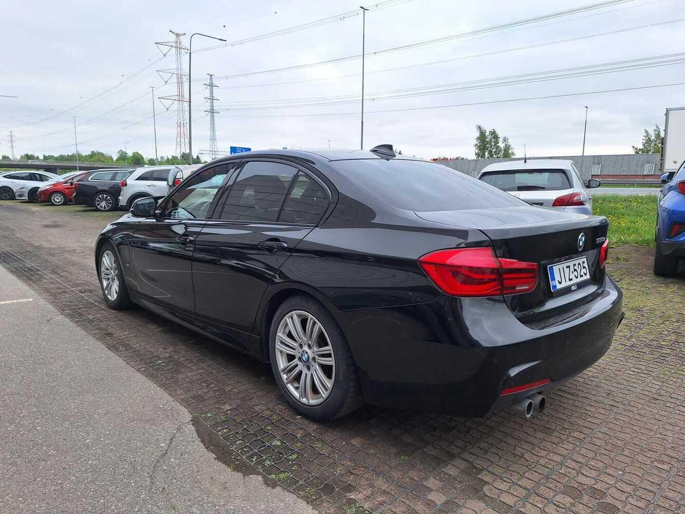 BMW 330 vaihtoauto