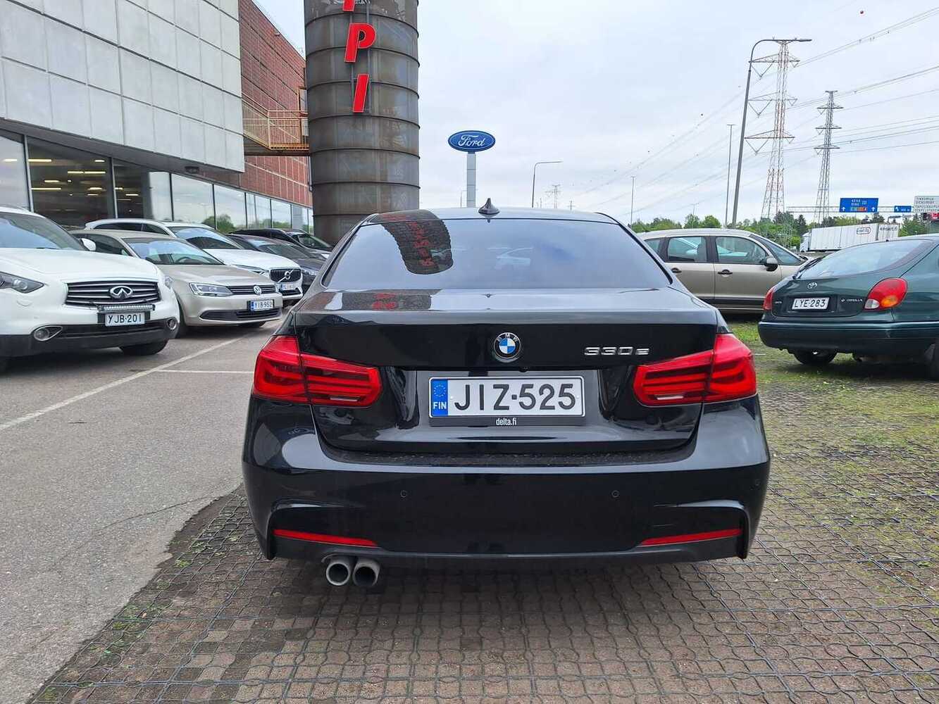 BMW 330 vaihtoauto