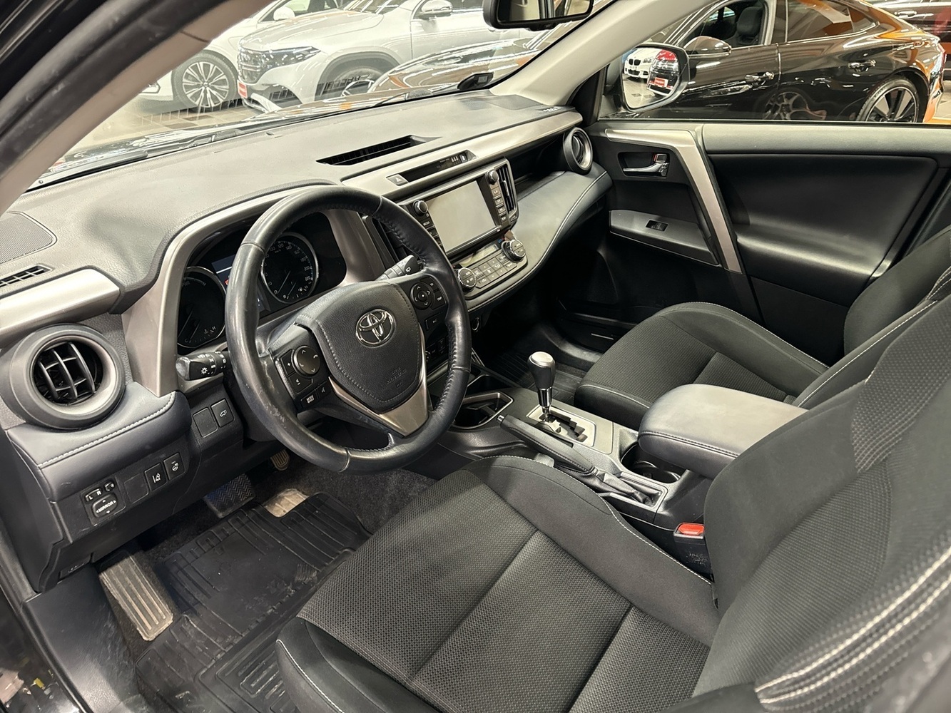 Toyota RAV4 vaihtoauto