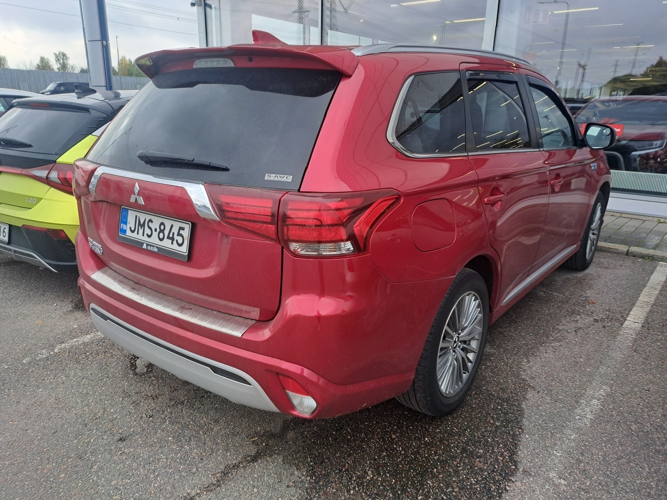 Mitsubishi Outlander PHEV vaihtoauto