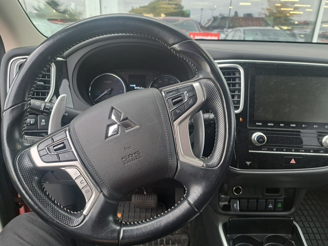 Mitsubishi Outlander PHEV vaihtoauto