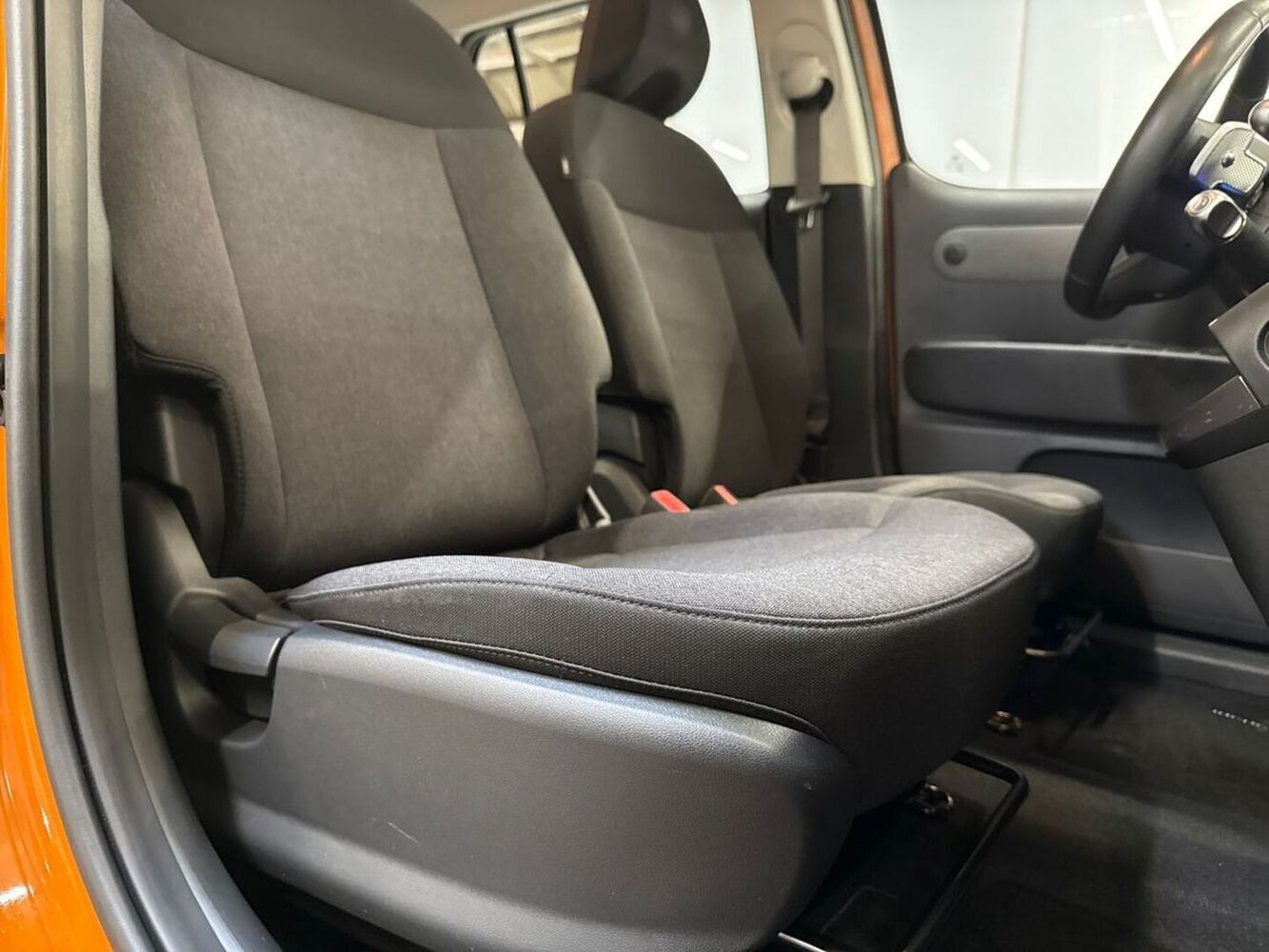 Hyundai INSTER vaihtoauto