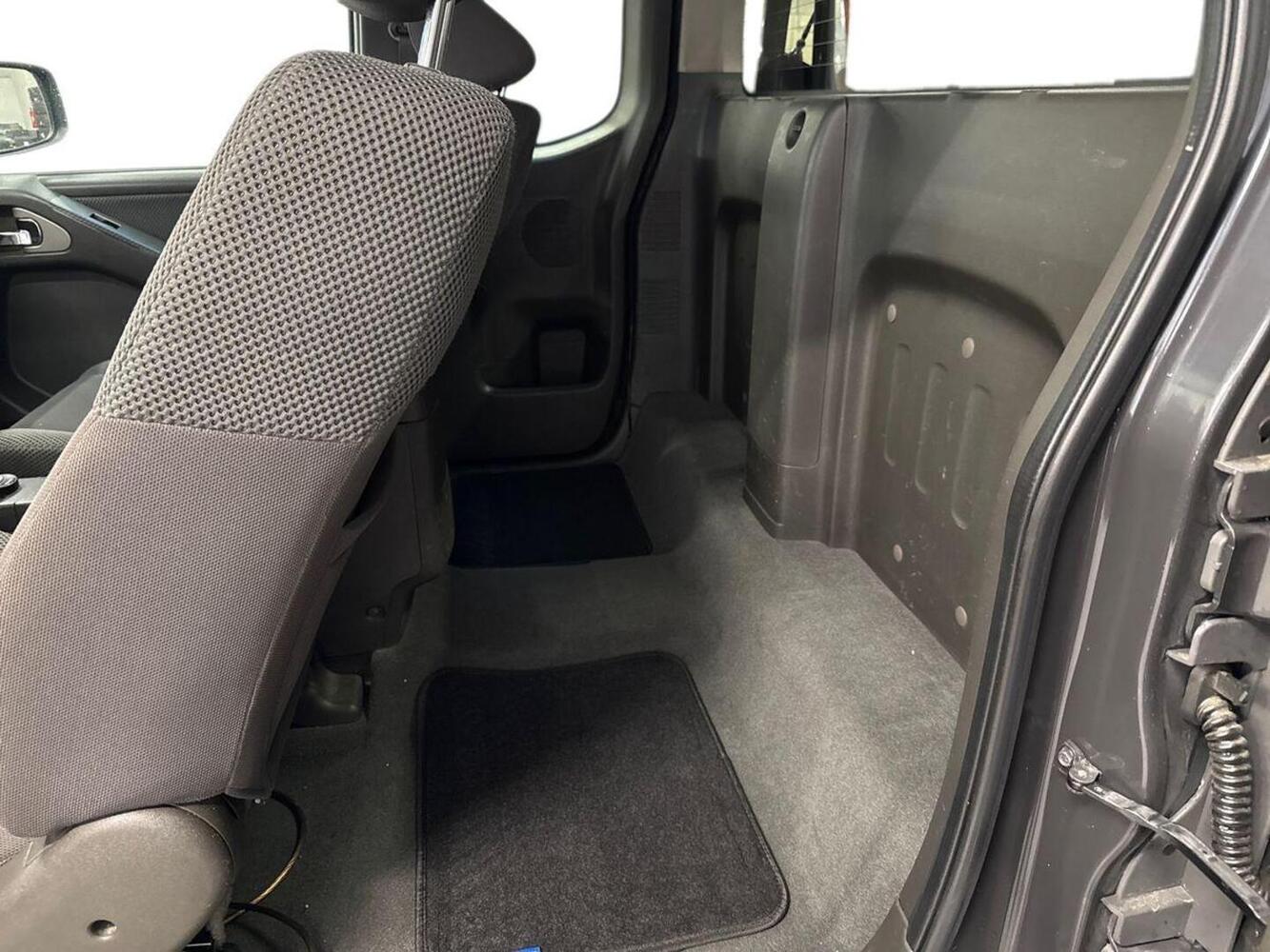 Nissan Navara vaihtoauto