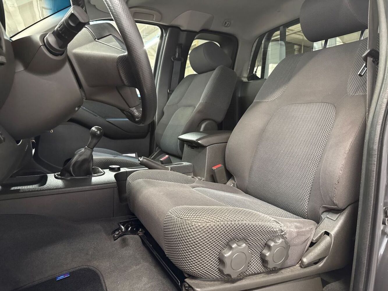 Nissan Navara vaihtoauto