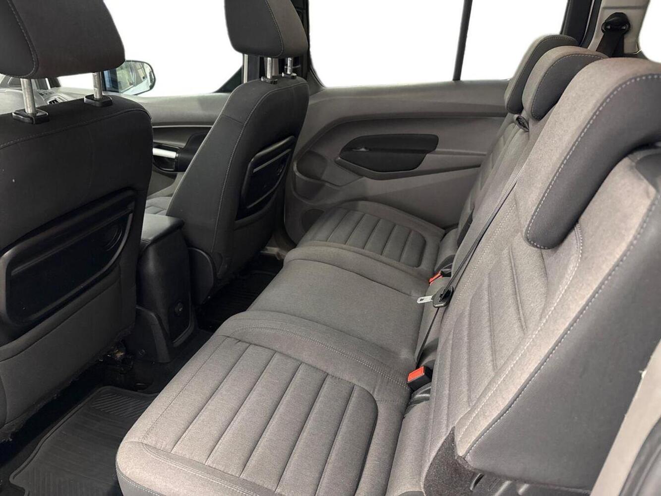 Ford Grand Tourneo Connect vaihtoauto