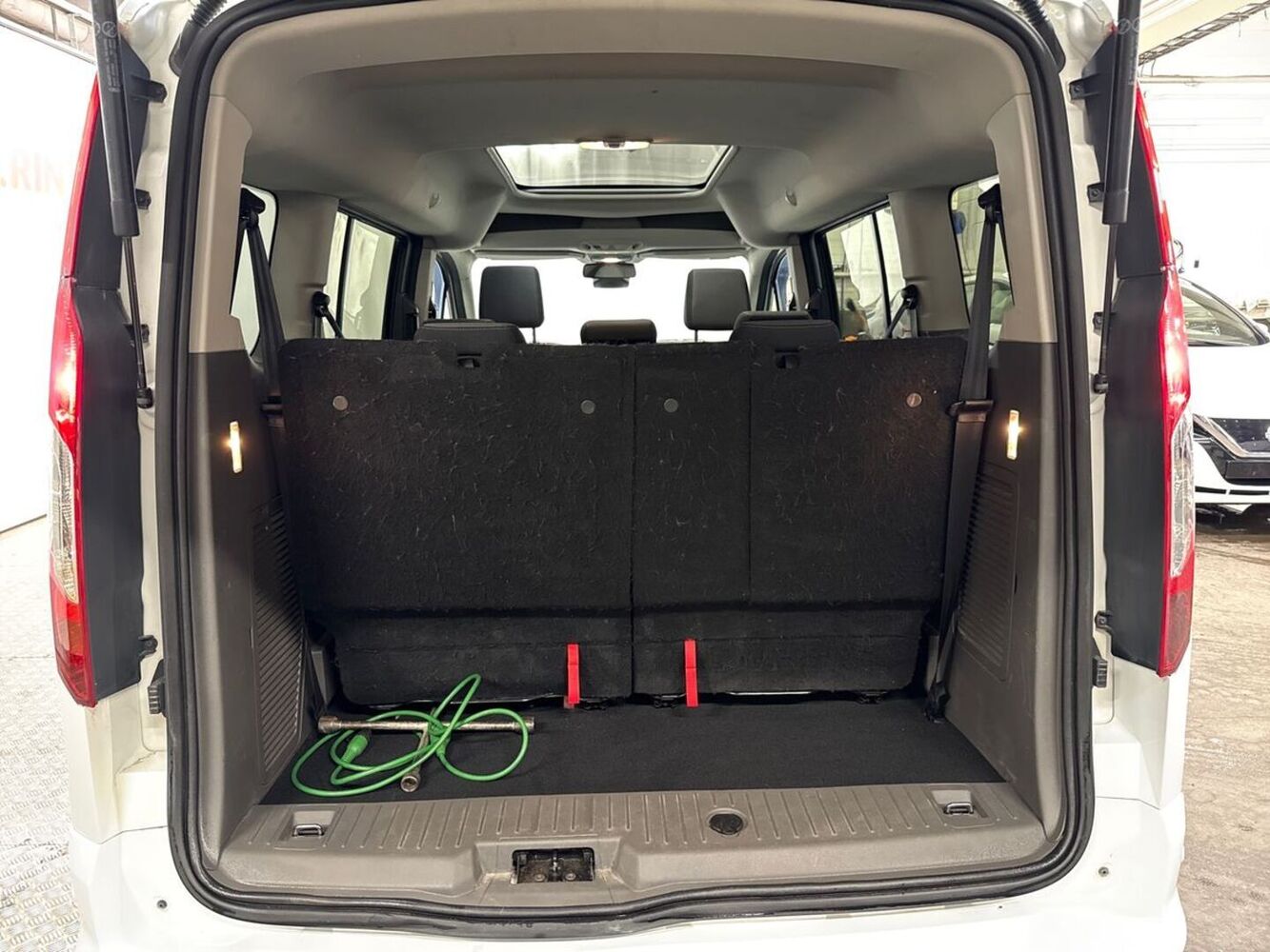 Ford Grand Tourneo Connect vaihtoauto