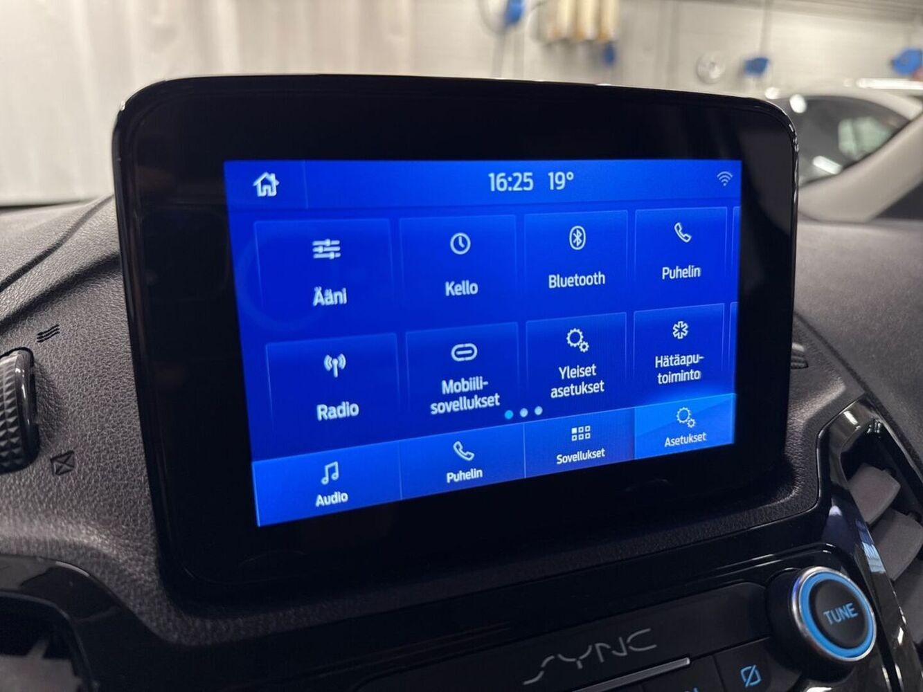 Ford Grand Tourneo Connect vaihtoauto
