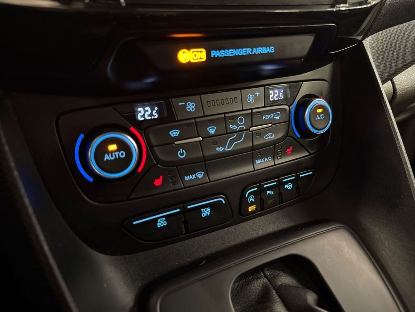Ford Grand Tourneo Connect vaihtoauto
