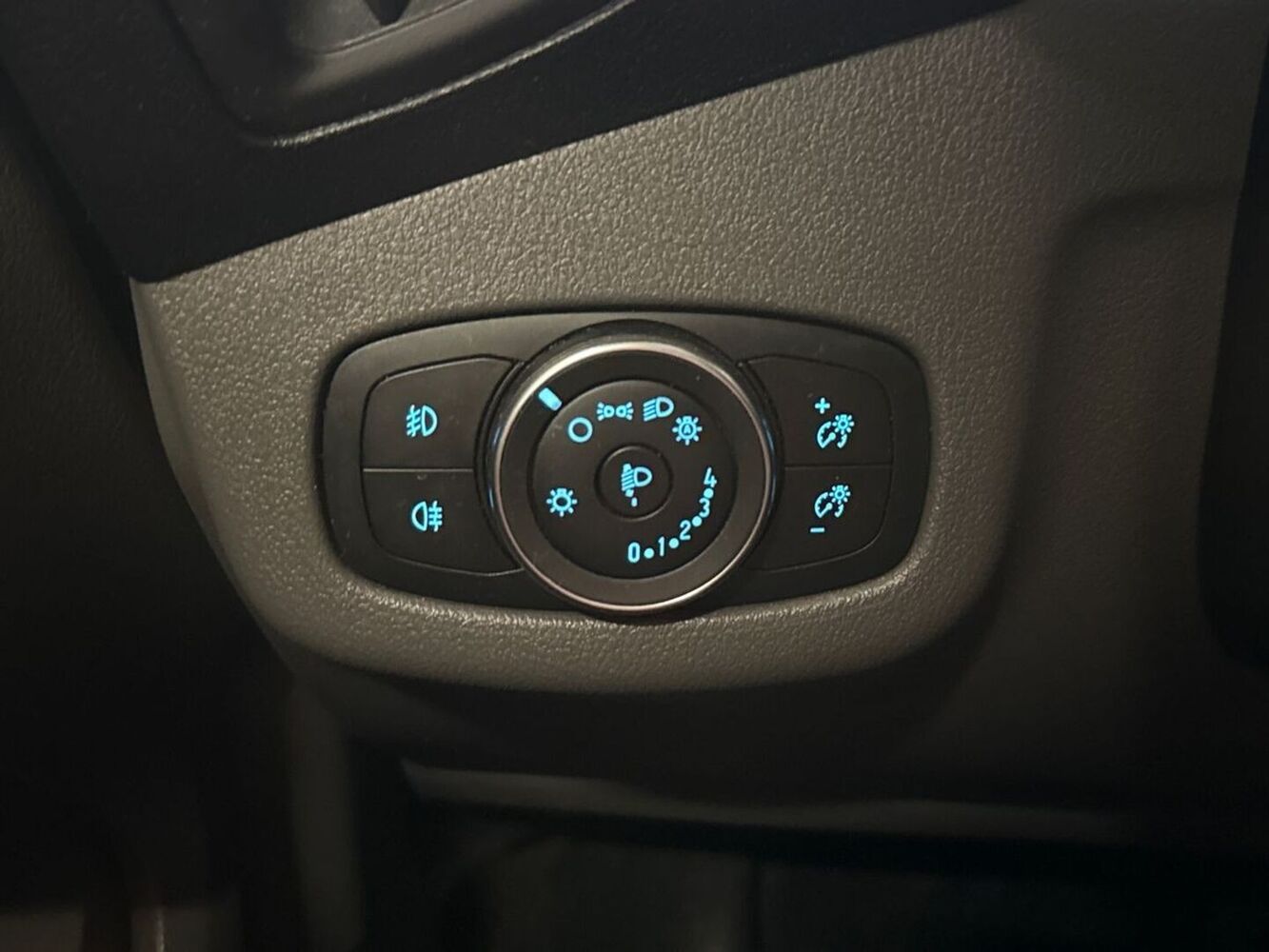 Ford Grand Tourneo Connect vaihtoauto