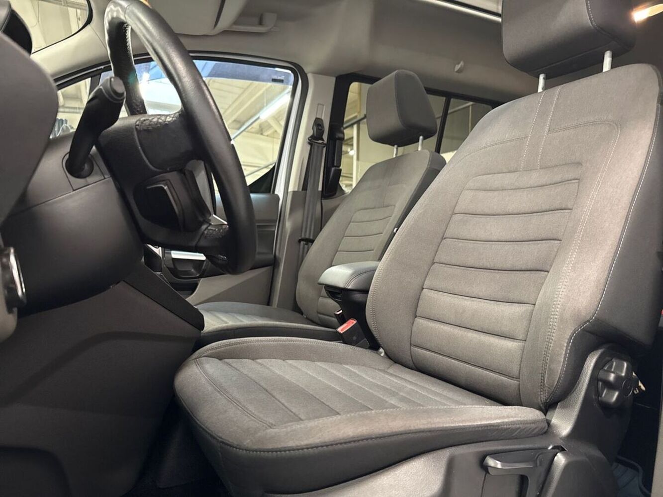 Ford Grand Tourneo Connect vaihtoauto