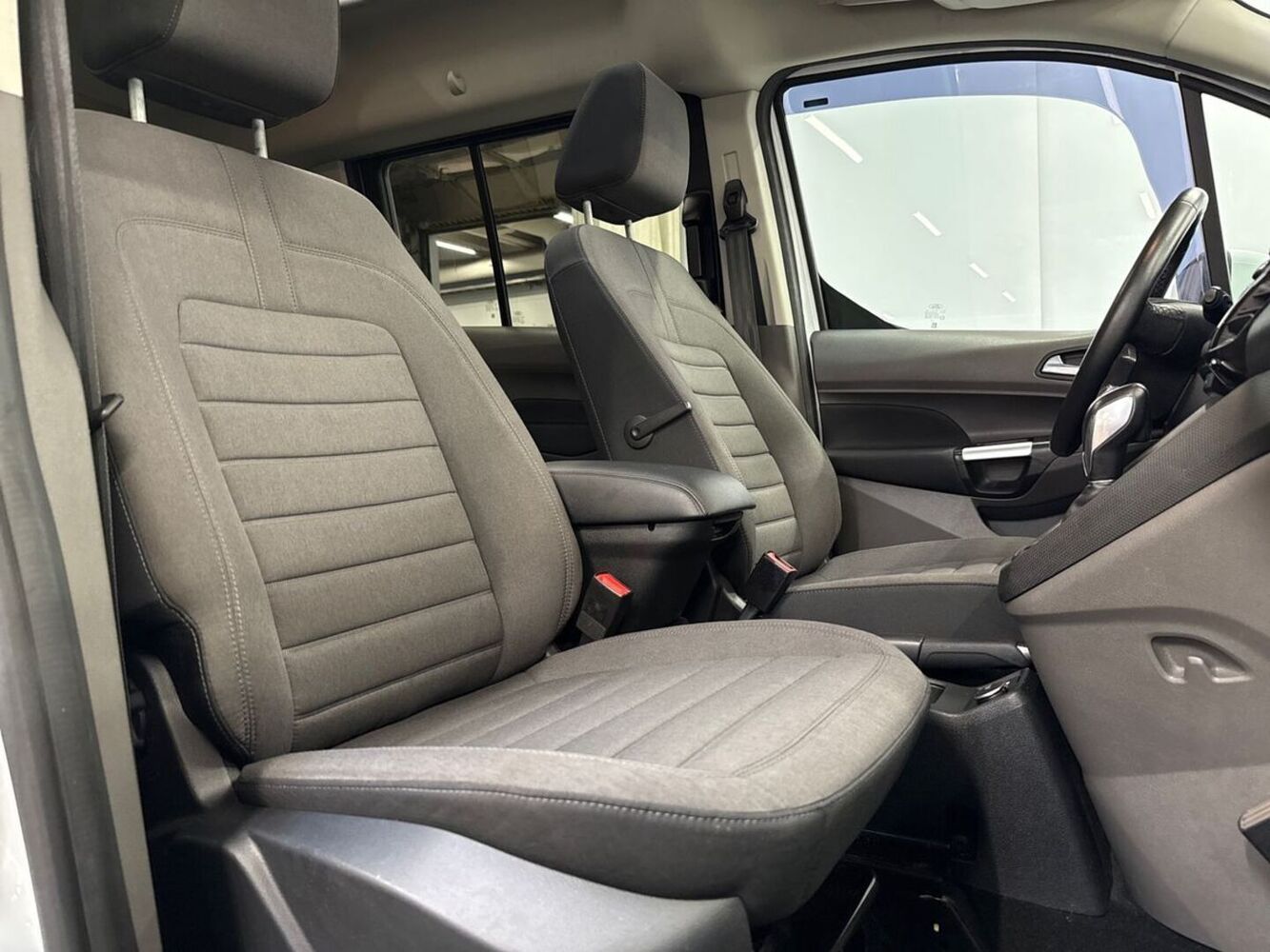 Ford Grand Tourneo Connect vaihtoauto