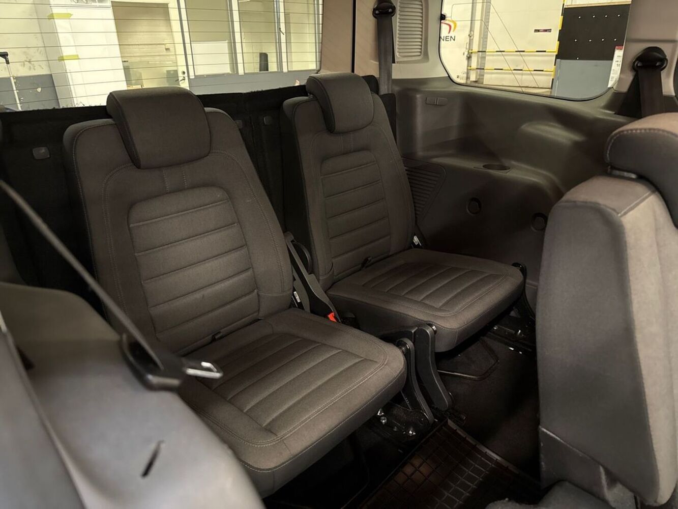 Ford Grand Tourneo Connect vaihtoauto