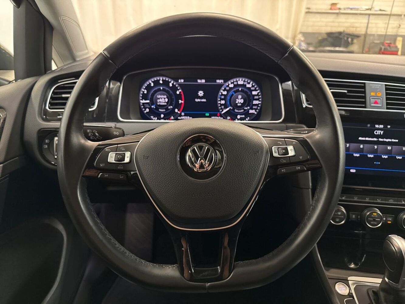 Volkswagen Golf vaihtoauto