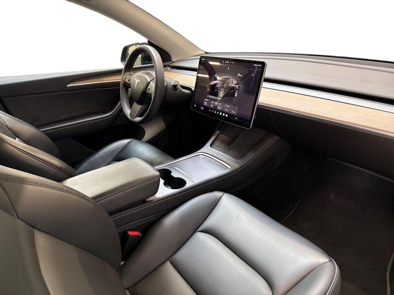 Tesla Model Y vaihtoauto
