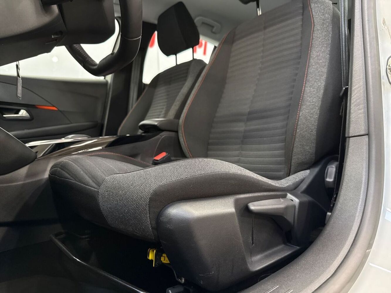 Peugeot 208 vaihtoauto