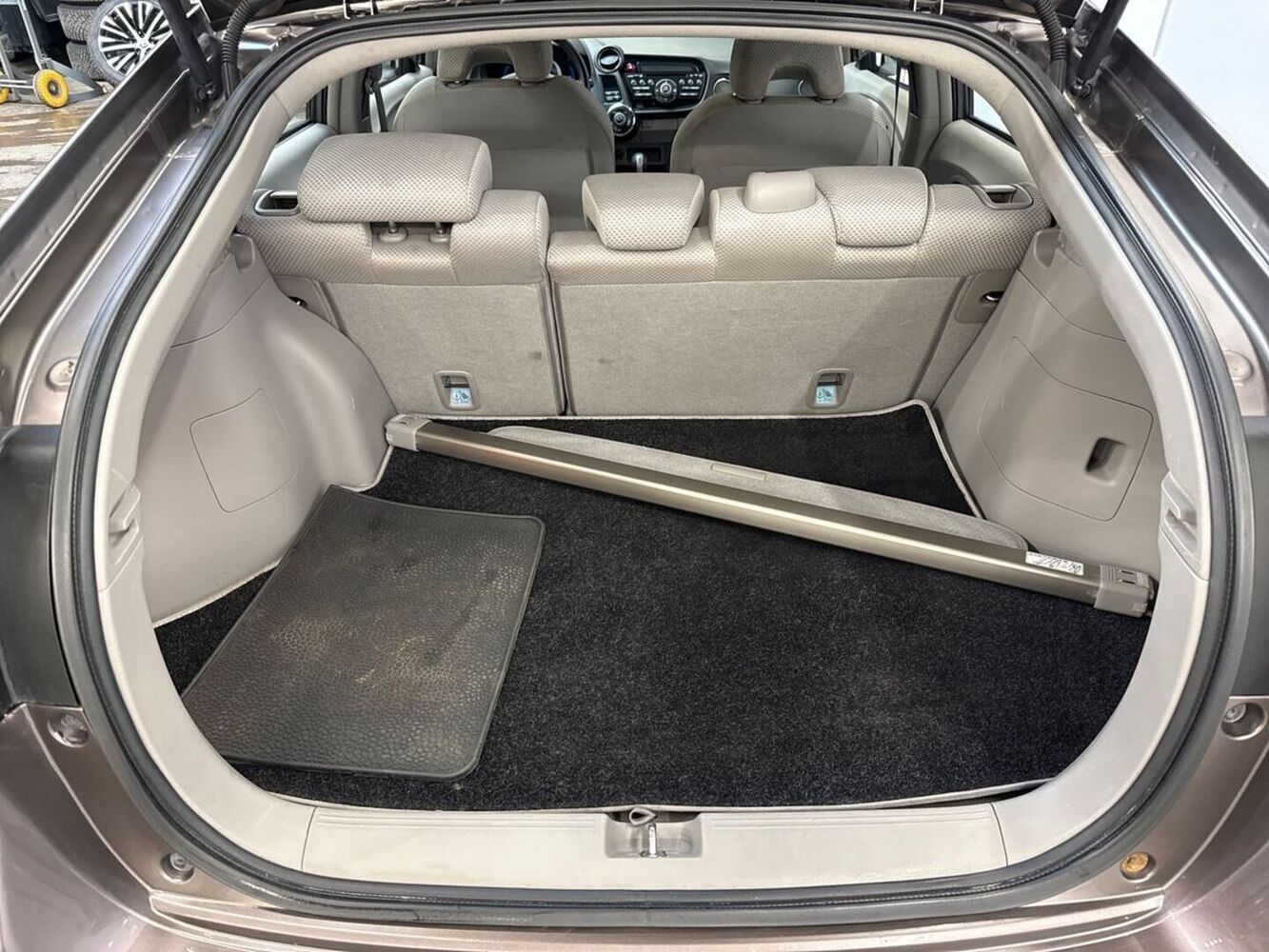 Honda Insight vaihtoauto