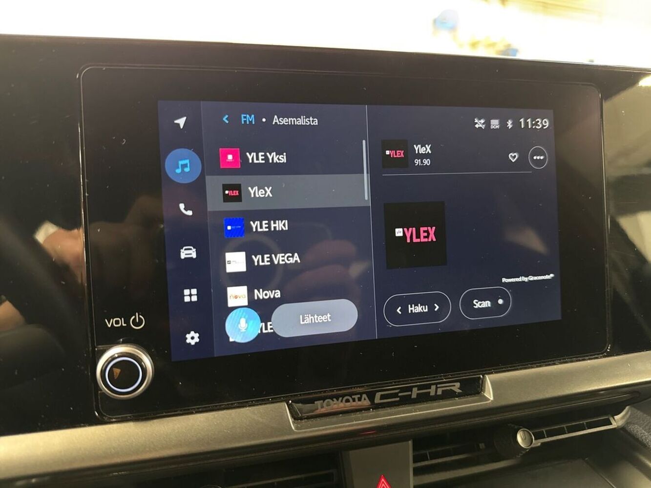 Toyota C-HR vaihtoauto