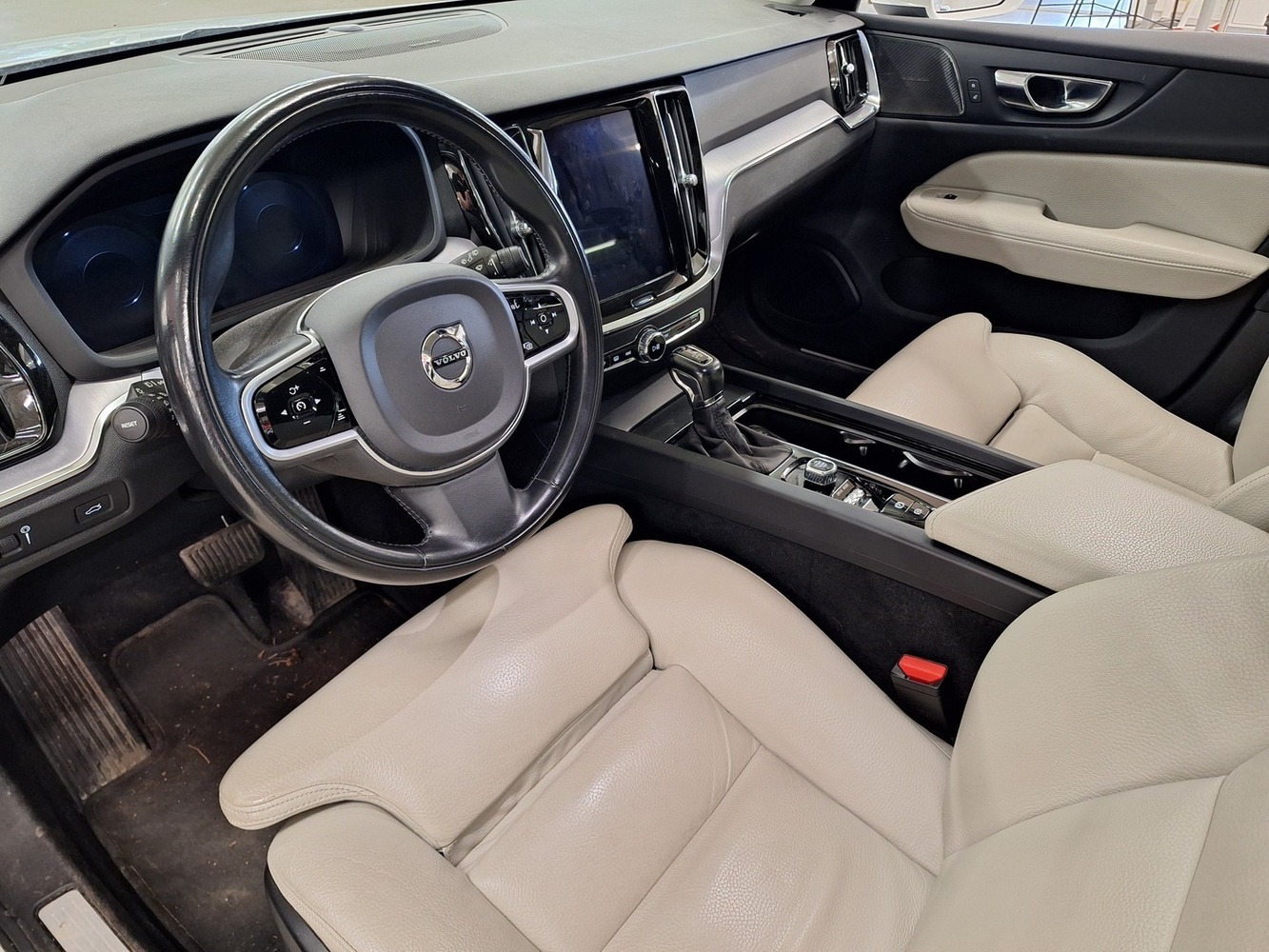 Volvo V60 vaihtoauto