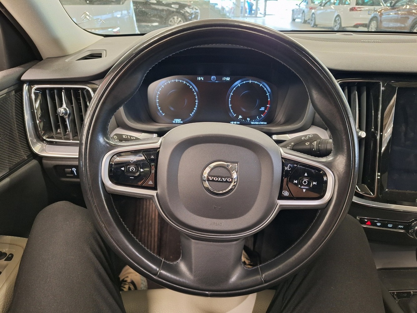 Volvo V60 vaihtoauto