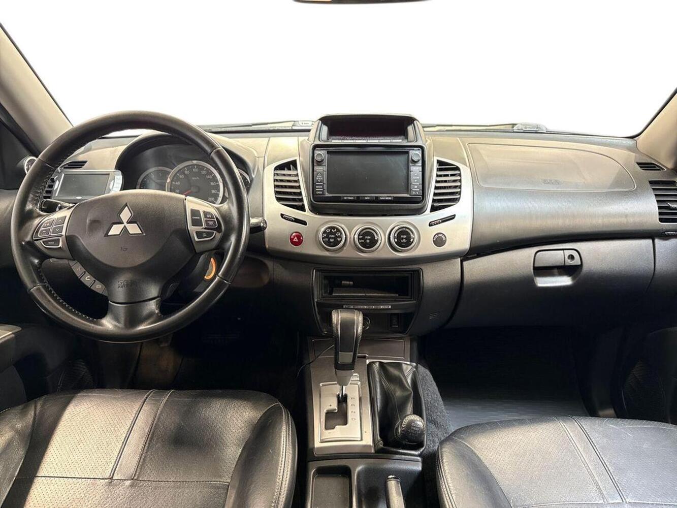 Mitsubishi L200 vaihtoauto
