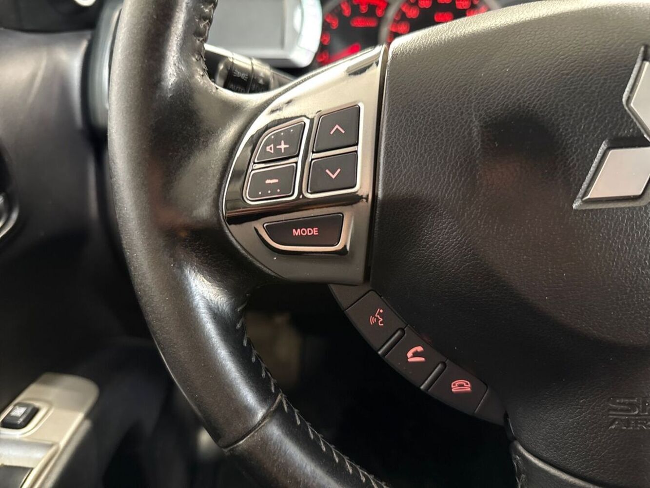 Mitsubishi L200 vaihtoauto