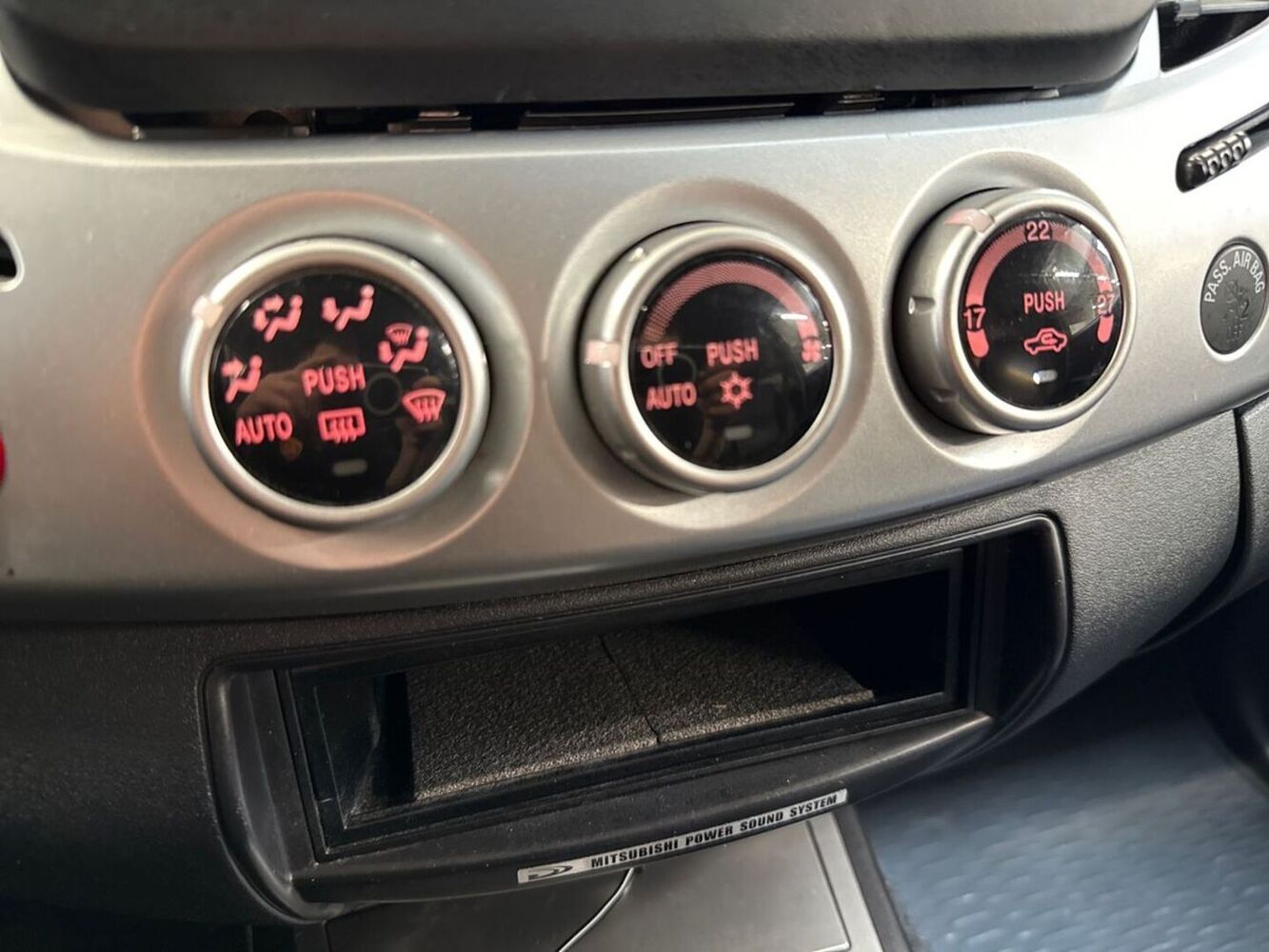 Mitsubishi L200 vaihtoauto