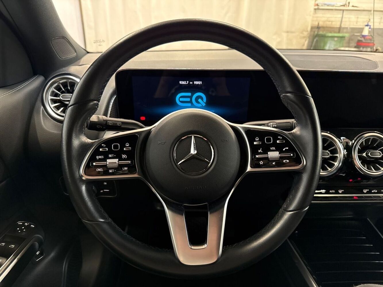 Mercedes-Benz EQB vaihtoauto