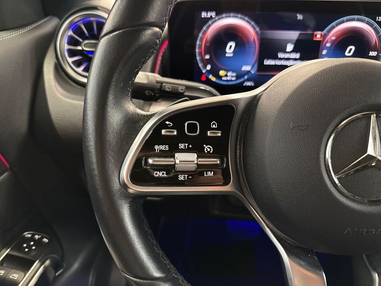 Mercedes-Benz EQB vaihtoauto