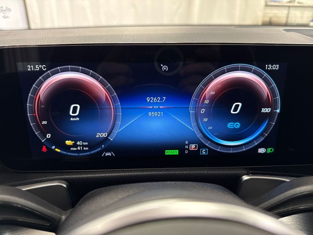 Mercedes-Benz EQB vaihtoauto