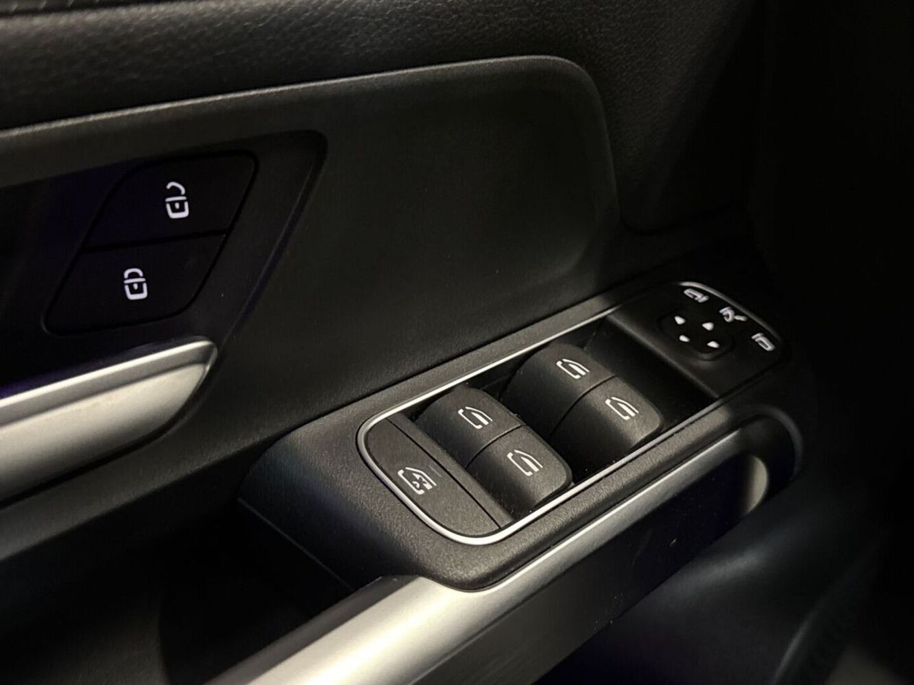 Mercedes-Benz EQB vaihtoauto