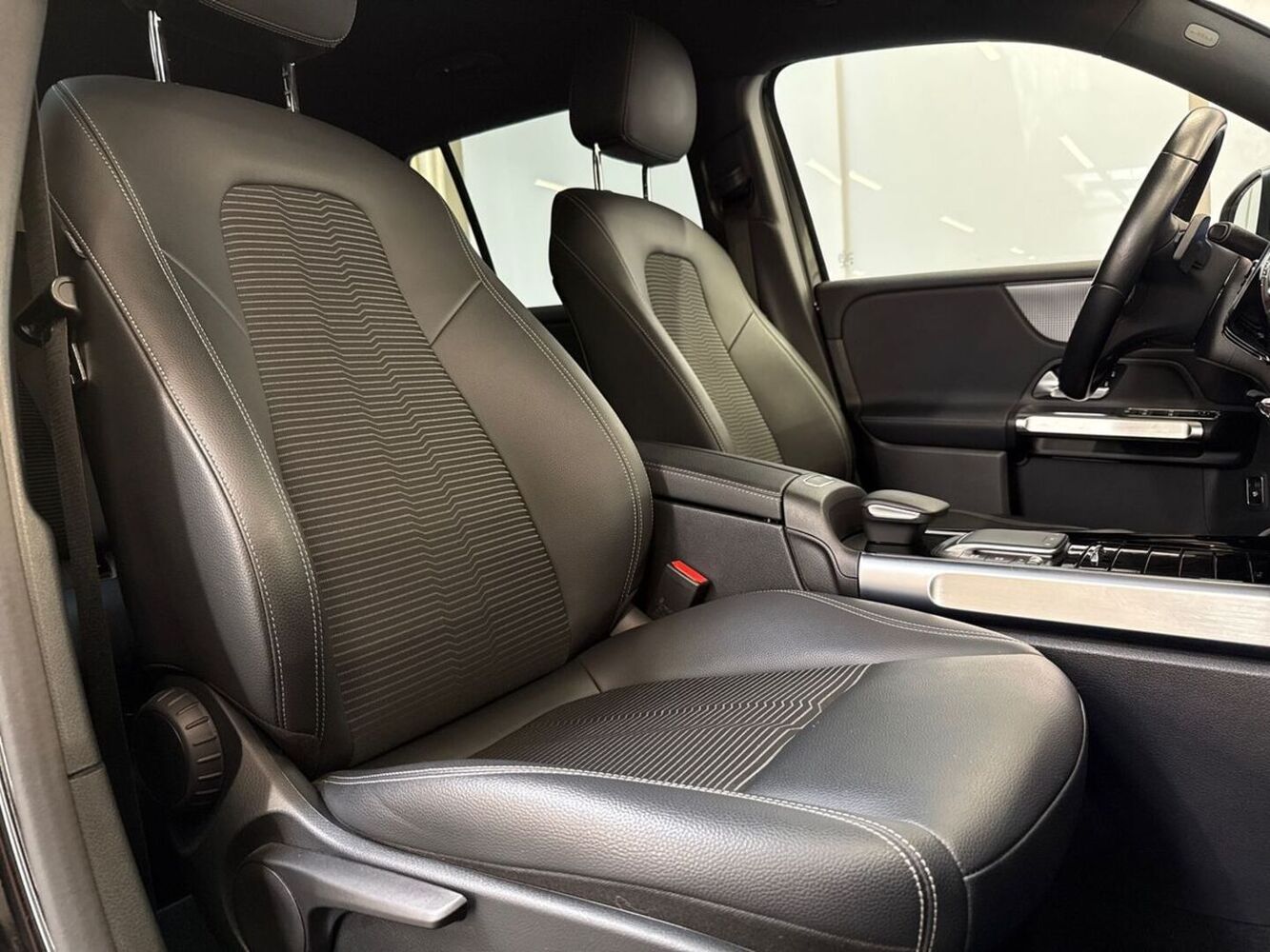Mercedes-Benz EQB vaihtoauto