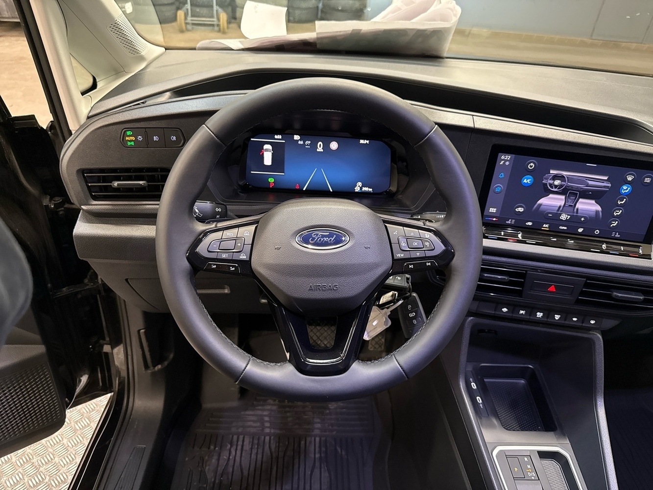Ford Transit Connect vaihtoauto