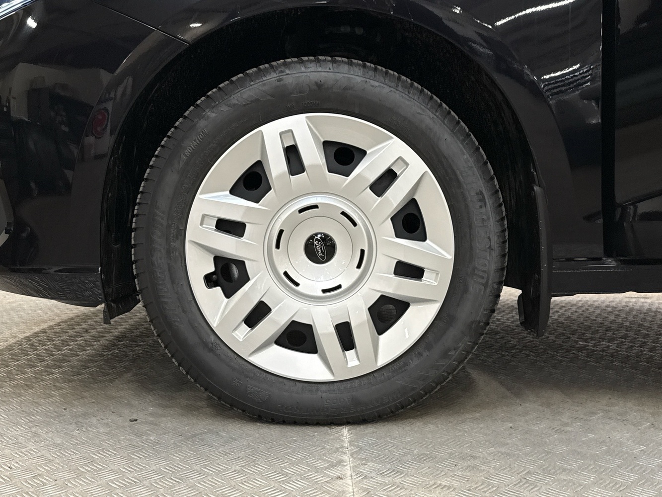 Ford Transit Connect vaihtoauto
