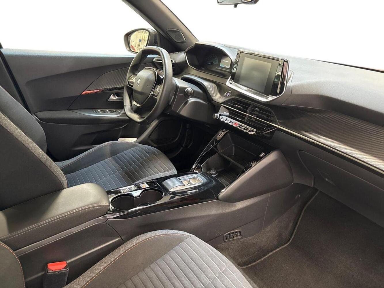 Peugeot e-2008 vaihtoauto