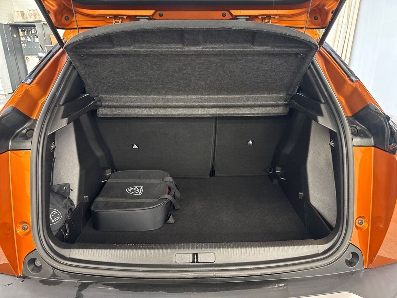 Peugeot e-2008 vaihtoauto