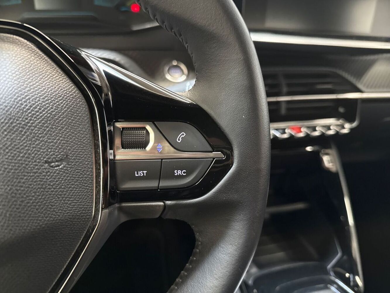 Peugeot e-2008 vaihtoauto