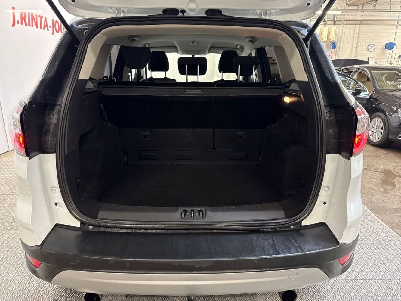 Ford Kuga vaihtoauto
