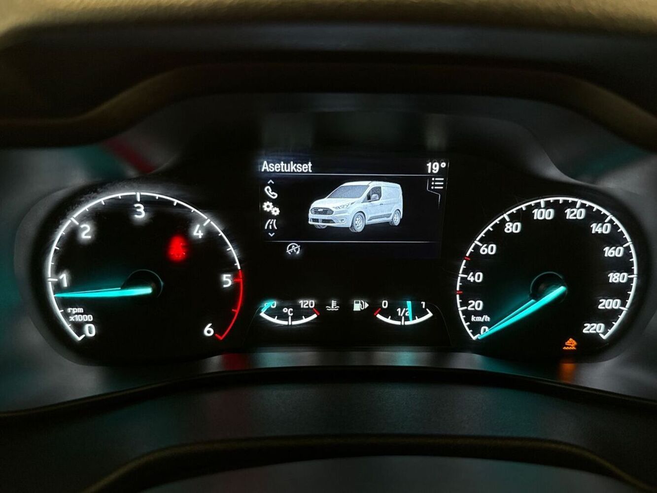 Ford Transit Connect vaihtoauto