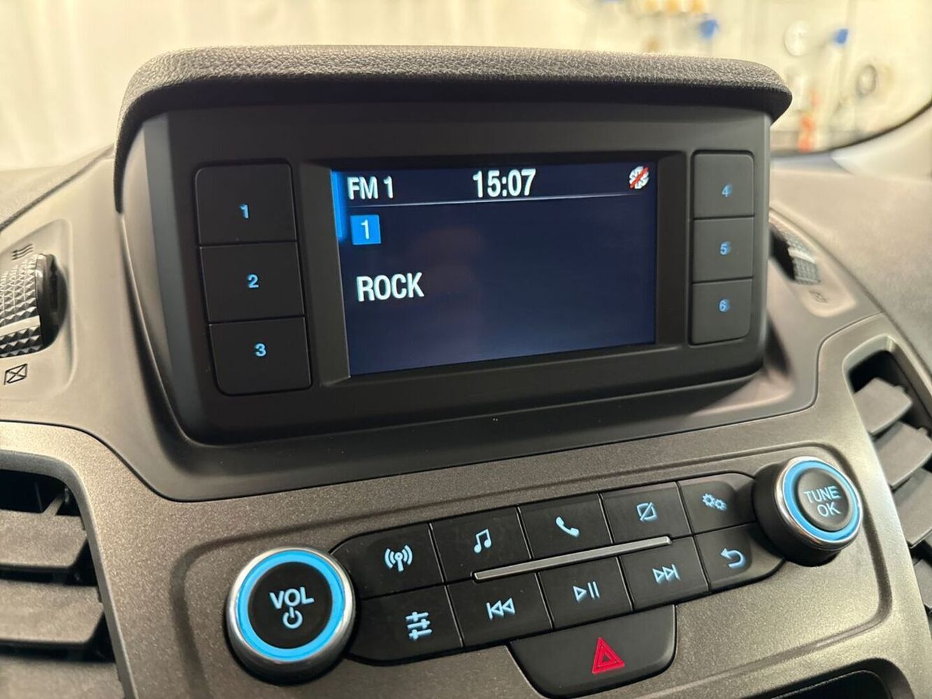 Ford Transit Connect vaihtoauto