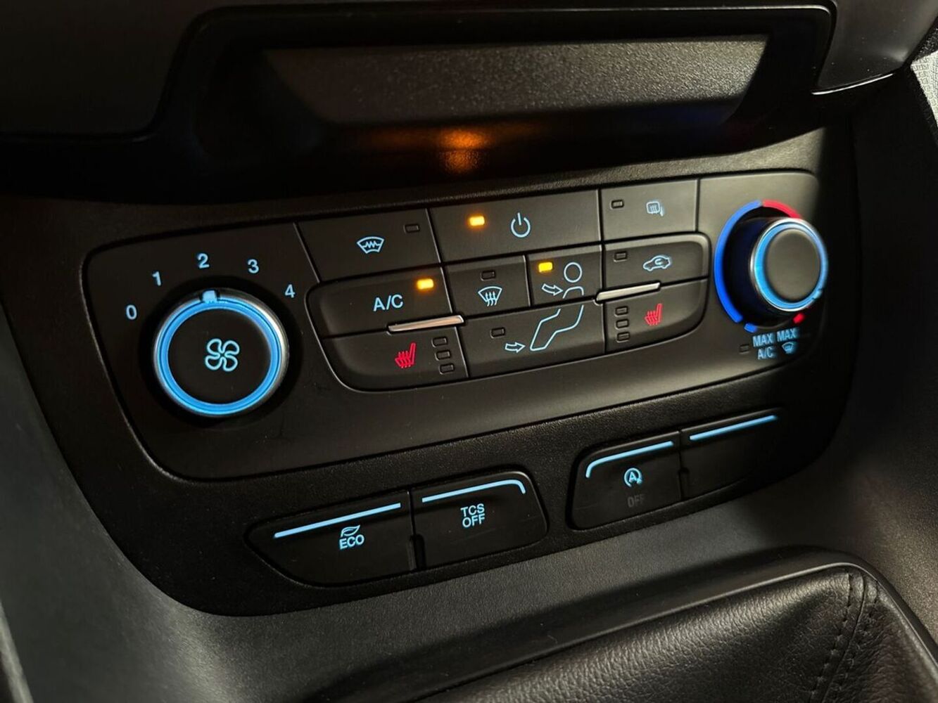 Ford Transit Connect vaihtoauto