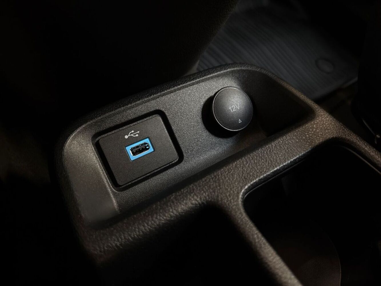 Ford Transit Connect vaihtoauto