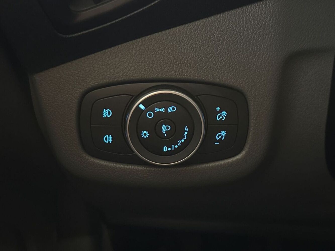 Ford Transit Connect vaihtoauto